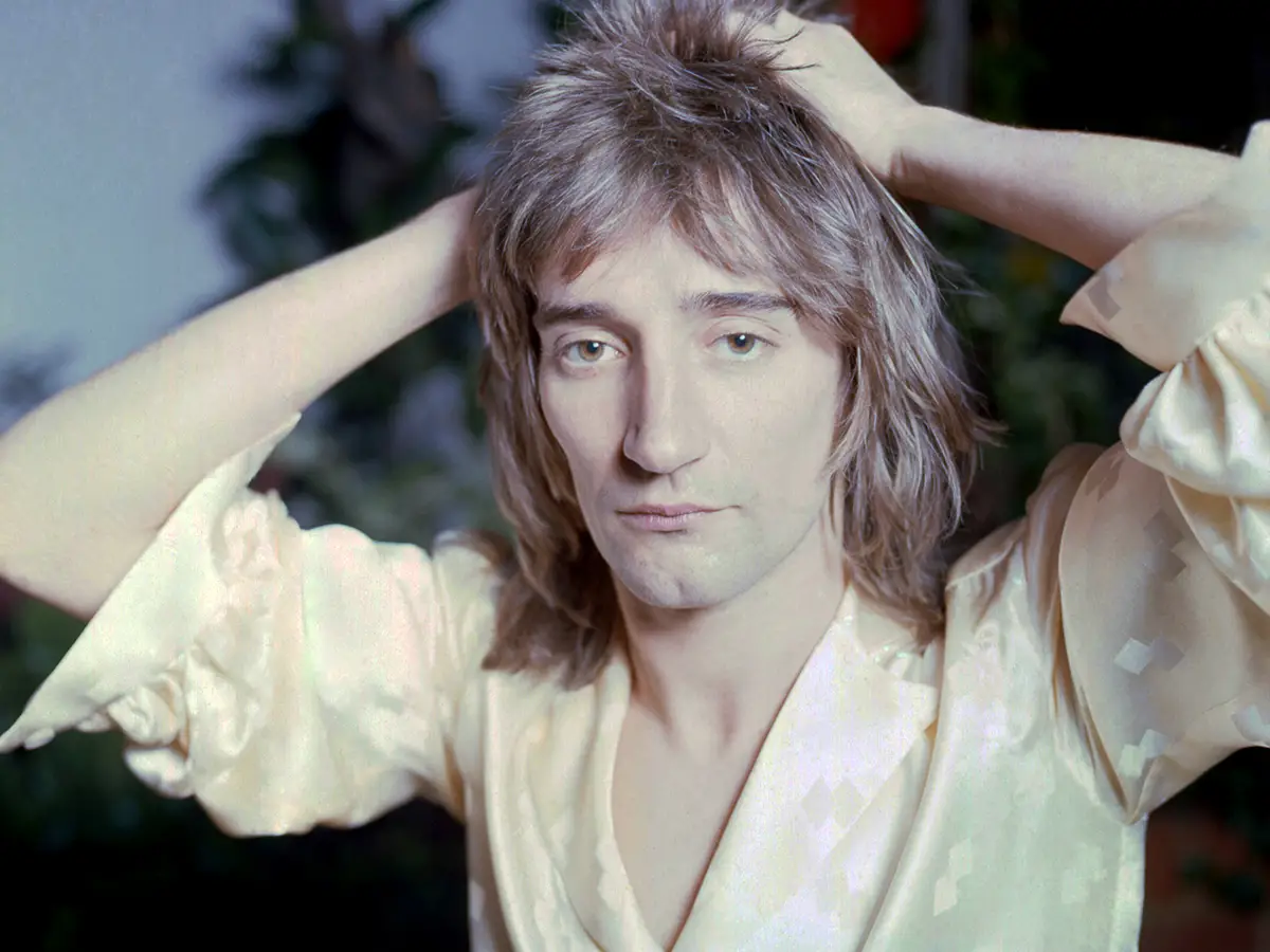 A controversa música Rod Stewart parou como inútil