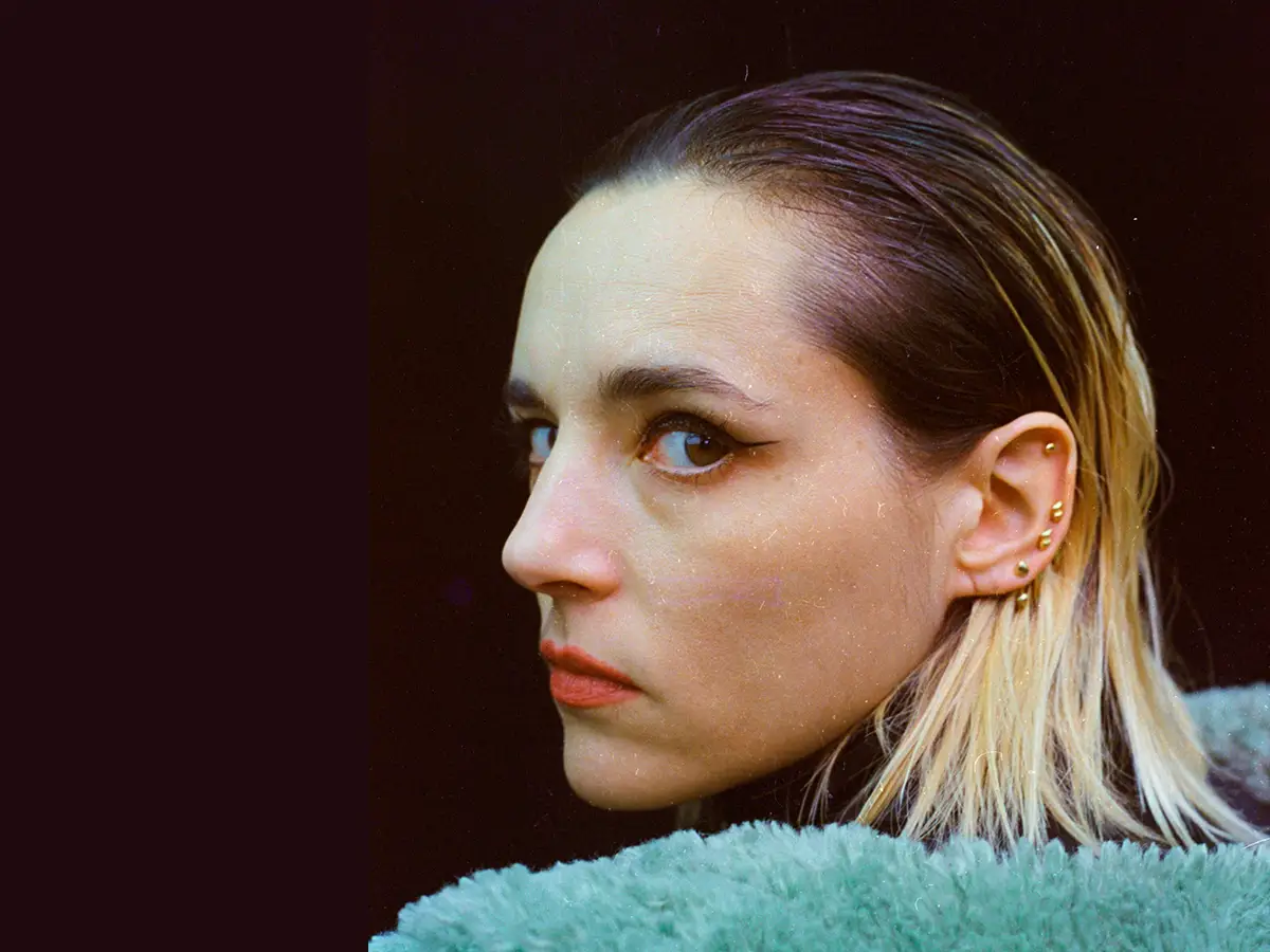 Jehnny Beth anuncia el nuevo álbum You Heartbreaker, You