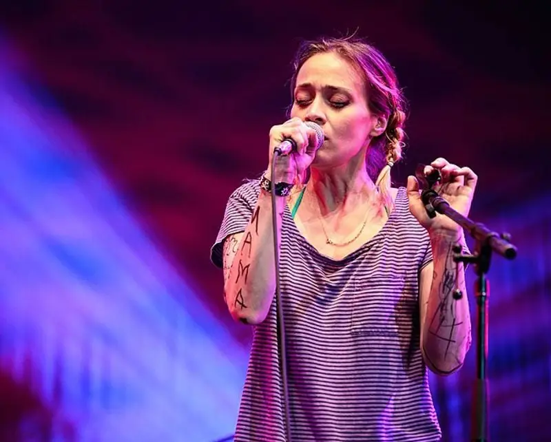 Fiona Apple cubre Love More de Sharon Van Etten
