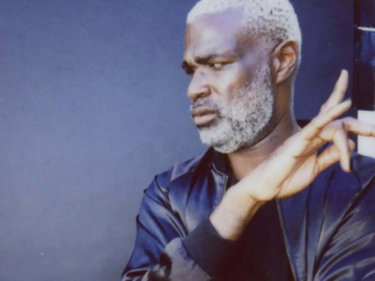 Enquanto esperava Rala: como Fugazi Tundo Adebimpe inspirou para se tornar um músico?