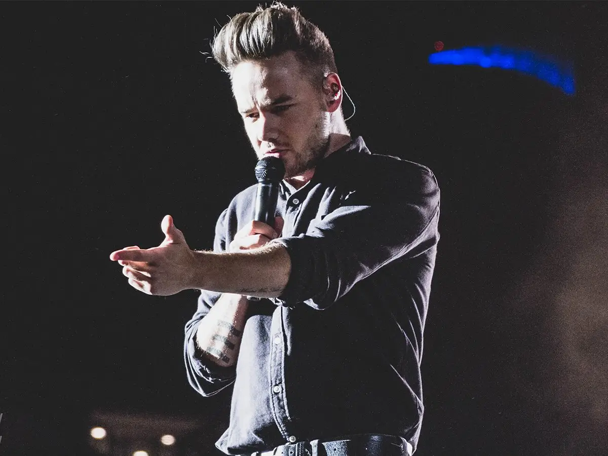 Los tributos se llegan después de la muerte de Liam Payne de One Direction
