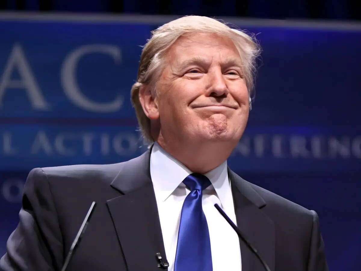 Donald Trump reduce los fondos para medios sesgados NPR y PBS