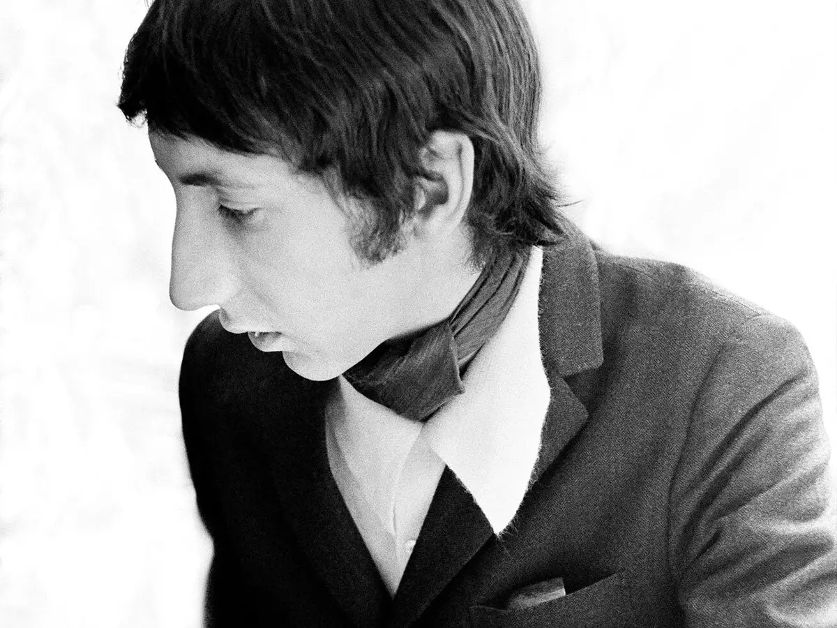 Ásia: Pete Townshend no grupo, que mostrou que quebrar a América era um pedaço de urina