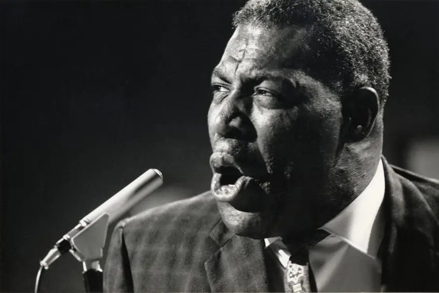 El Lick Central de la guitarra: ¿Howlin ’Wolf escribió la primera canción de Rock 'n' Roll?