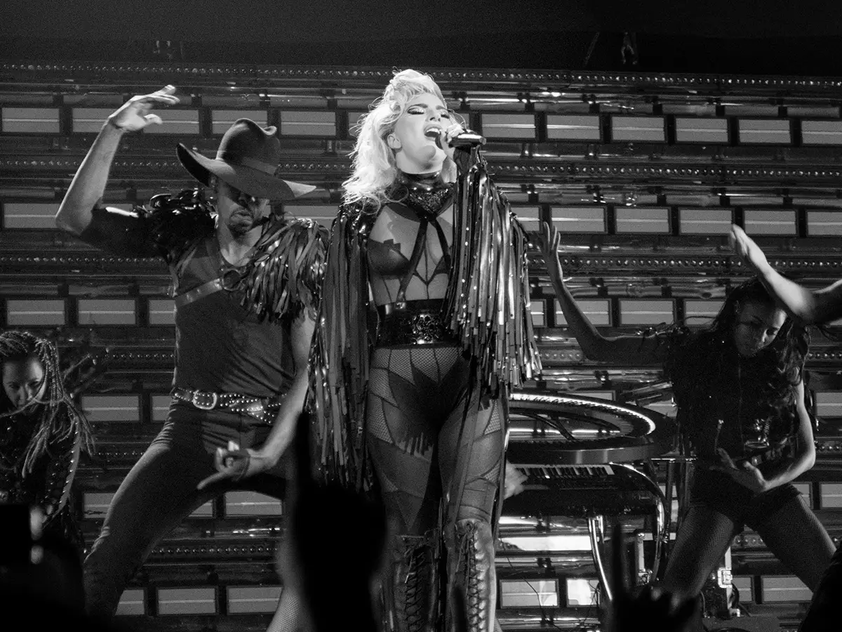 Lady Gaga dice que la comunidad transgénero enfrenta una condena muy injusta