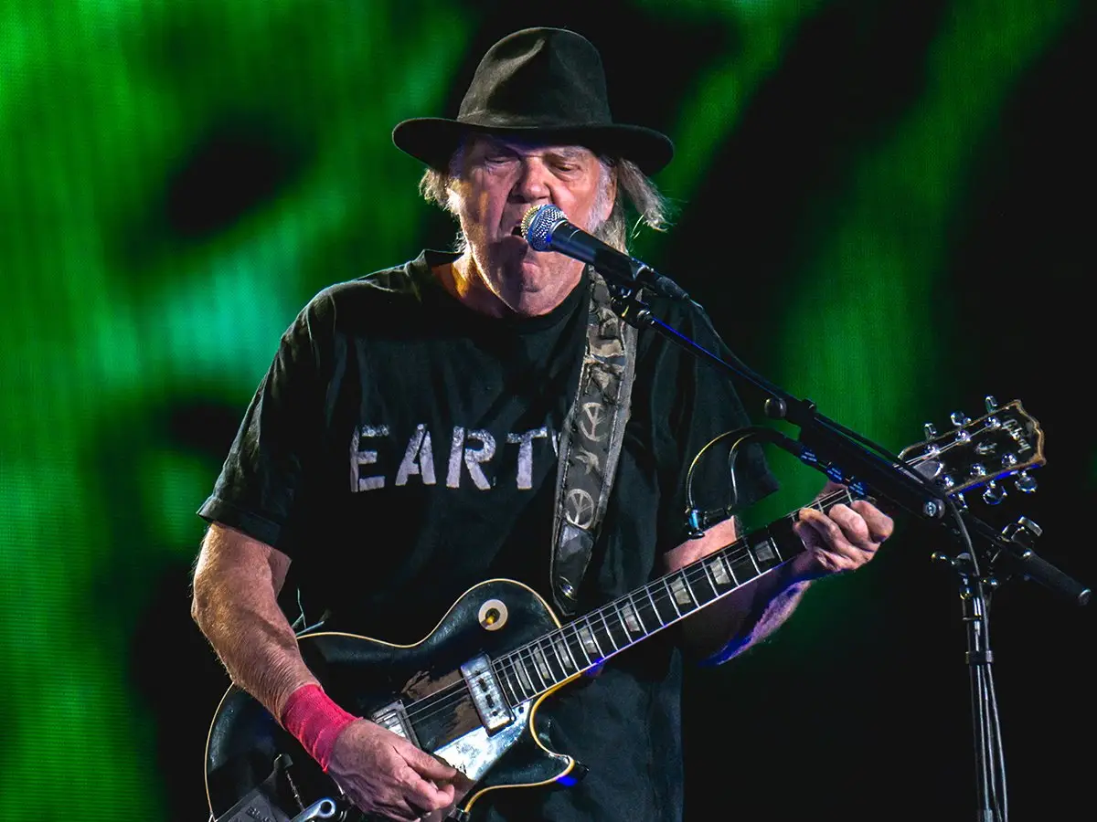 Neil Young libera himno de la etapa piramidal lista, se acerca un gran cambio