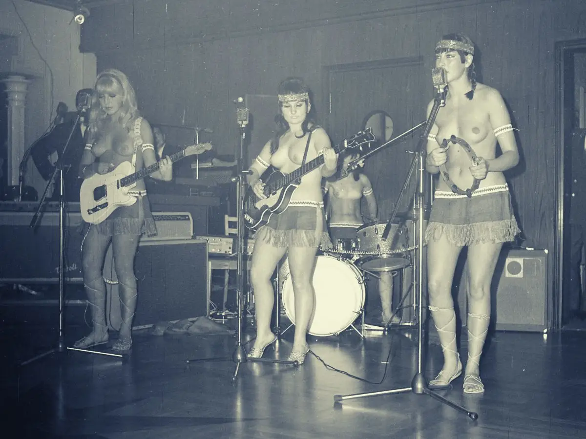 Condones dorados y actos sexuales: los tres conciertos más eróticos en la historia de la música