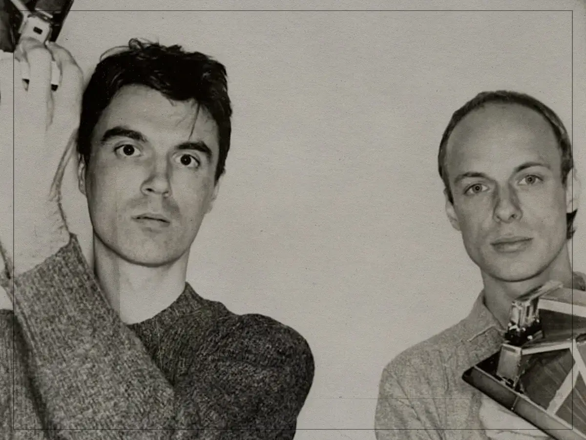 ¿Brian Eno y David Byrne realmente fueron asaltados en Nueva York?
