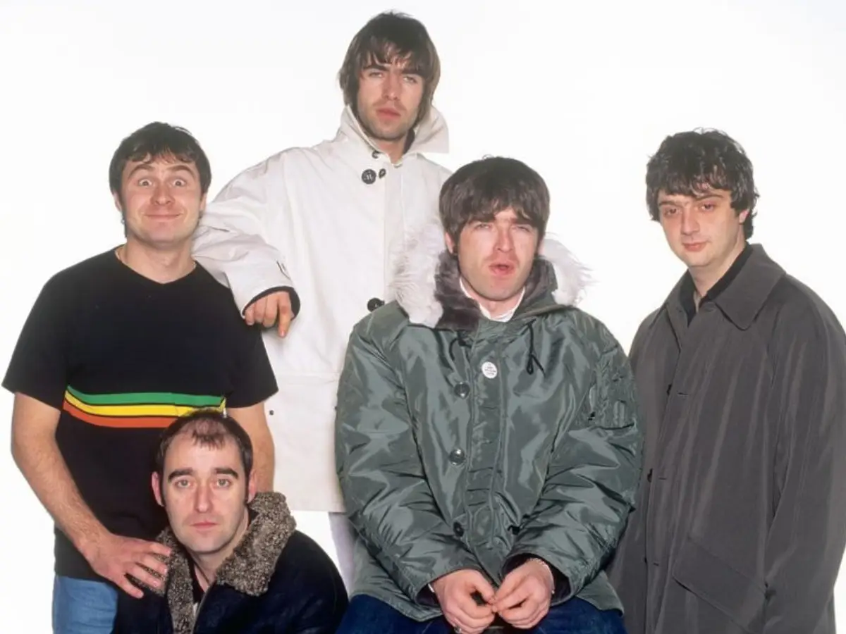 10 killer Oasis songs that were released as B-sides