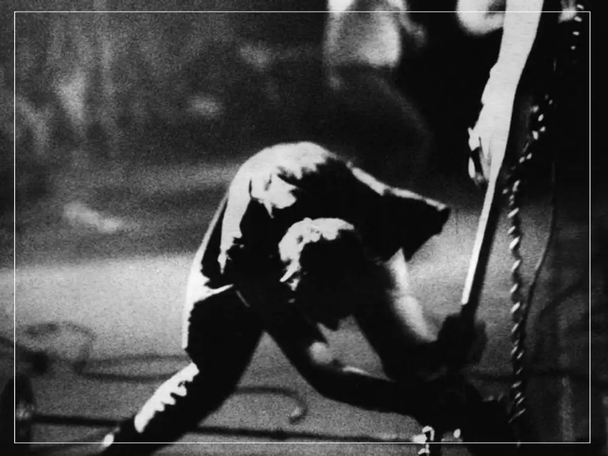 O perfil certo: a música de choque inspirada em Montgomery Clift e uma mandíbula quebrada