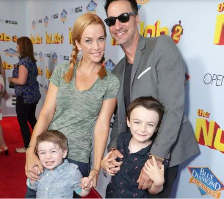   Annie Wersching, die 24-jährige Schauspielerin, die mit ihrem Ehemann Stephen Full und ihren beiden ältesten Söhnen die Rolle der Renee Walker spielte