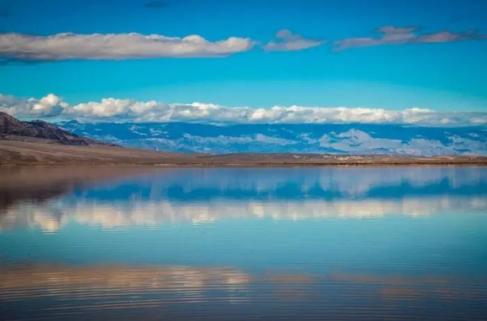Um lago foi descoberto em Death Valley, Califórnia,