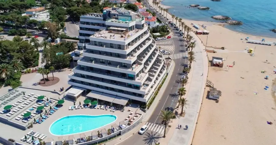 Me Sitges Terramar: un preciado lugar de belleza en la costa de Catalonia