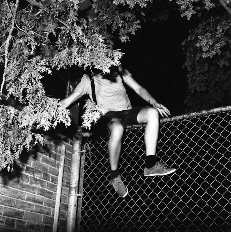 O objetivo: procure a liberdade de pular a piscina noturna no Canadá
