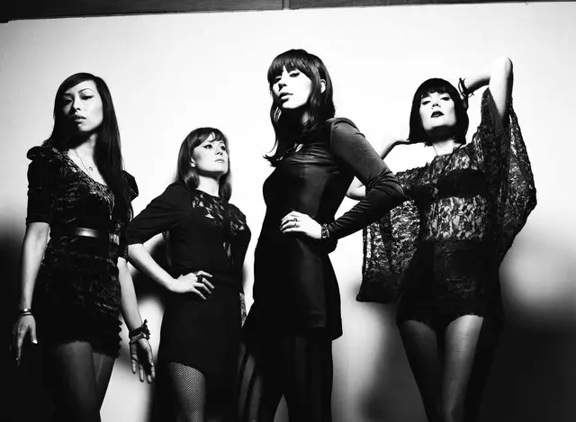 Dum Dum Dum Girls - Gefängnis la La / Lost Boys and Girls Club