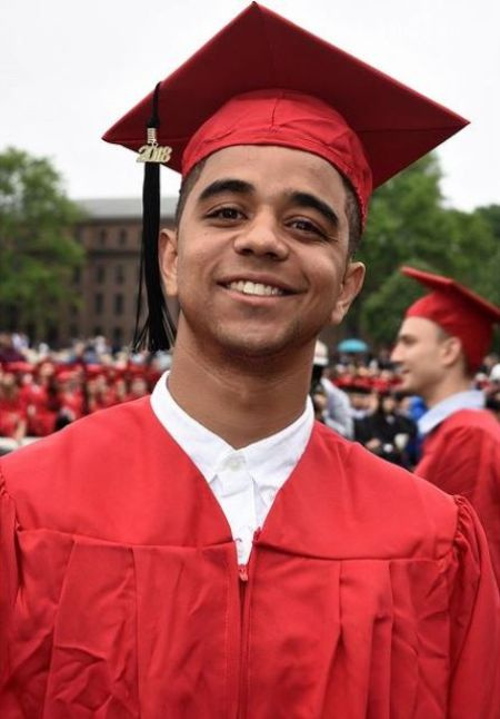 Spencer Gooding en el día de la graduación